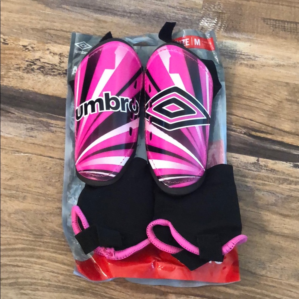 Umbro Youth shin guards